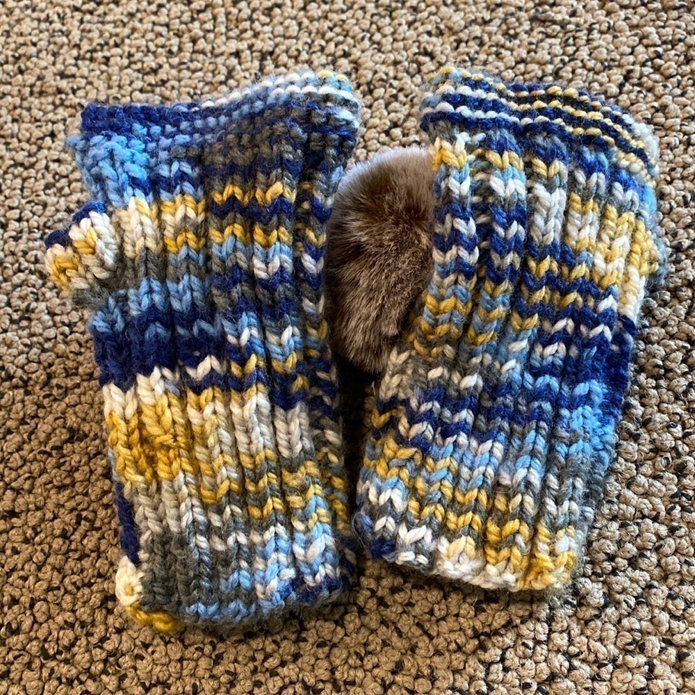 NWOT Fingerless Gloves with Gray Faux Fur Pom Poms